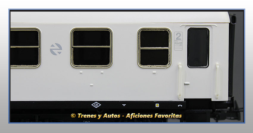 Coche pasajeros B12 "Transición" - Renfe